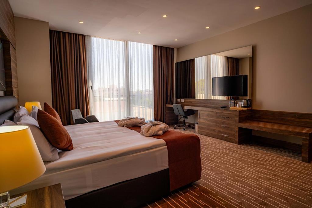 Ekor Elegance Hotel Famaguszta Kültér fotó